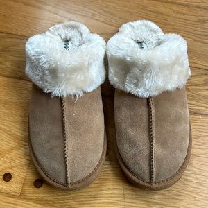 Minnetonka Slide on Slippers